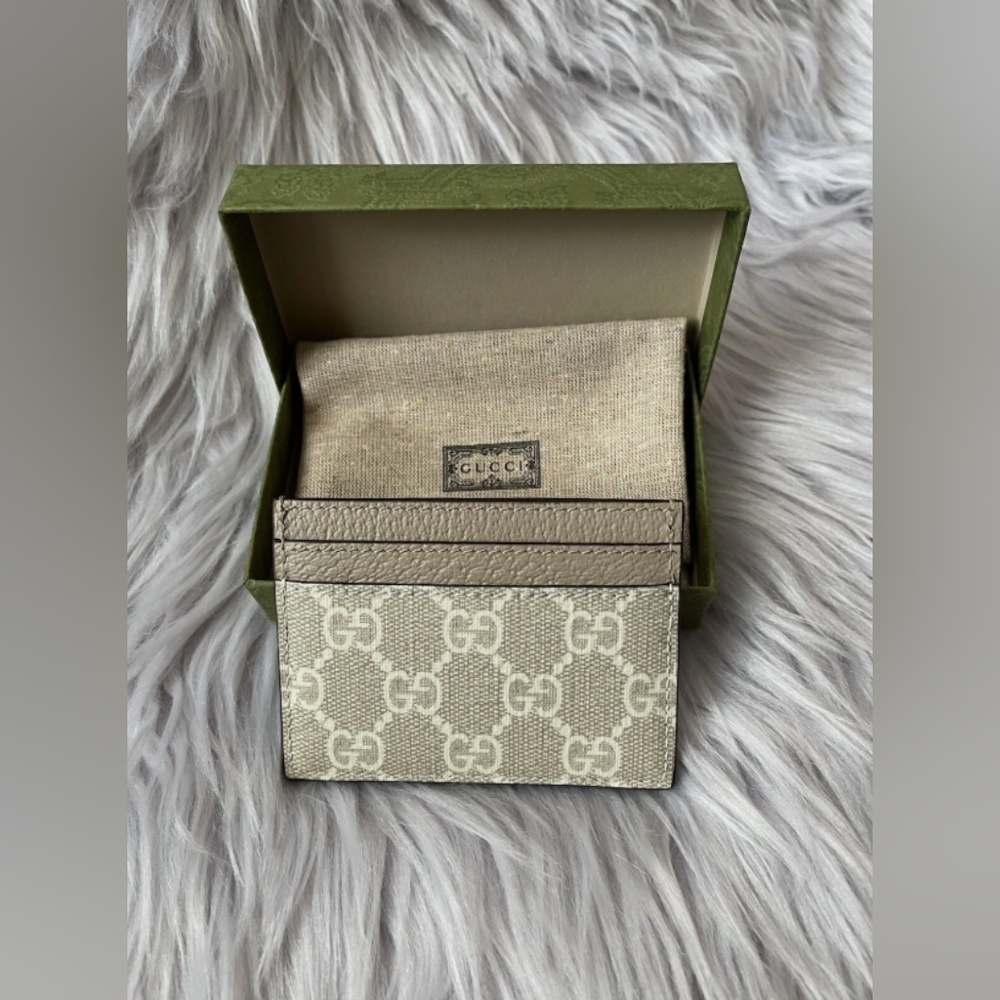 Gucci Beige Card Holder - Picture 2 of 6